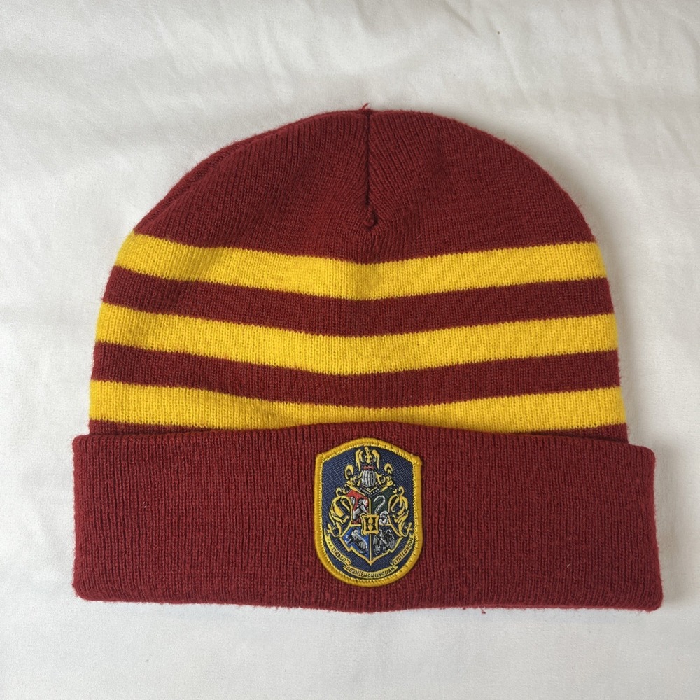 Harry Potter Gryffindor Beanie Red Yellow Hat w/ Crest Knitted